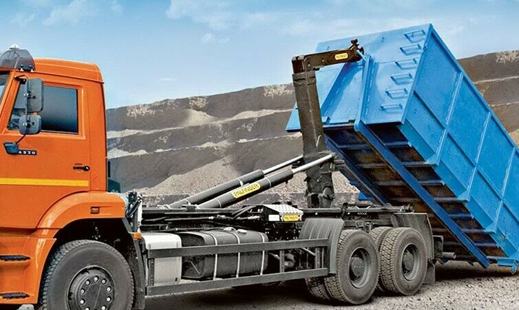 Мусорный контейнер большого размера